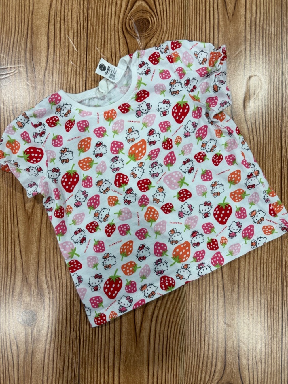 H&M Hello Kitty Strawberry Print Kids Tee T-Shirt Size 4-6 Months 100% Cotton